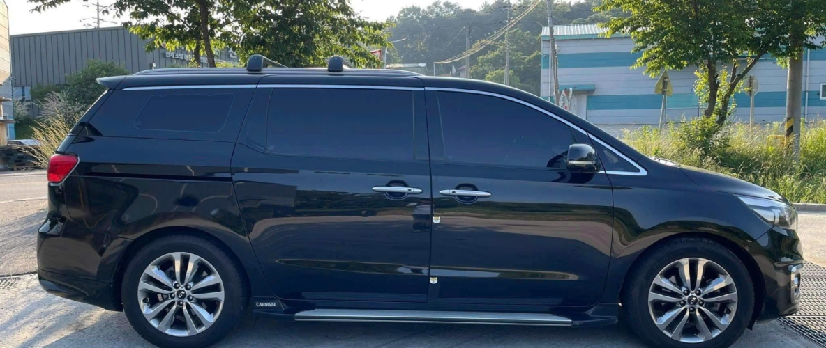 Cho thuê xe Kia Carnival 9 chỗ tại Hàn Quốc