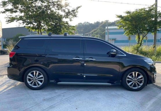 Cho thuê xe Kia Carnival 9 chỗ tại Hàn Quốc